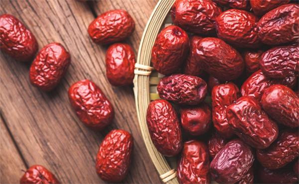 Trà dưỡng nhan gồm những gì